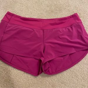 Lululemon Rare discontinued ripened raspberry LR Short 2.5” *lined speed up